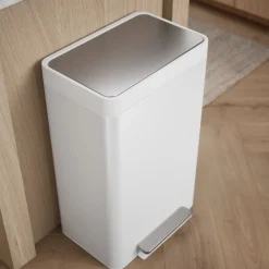 Dual-compartment step trash can^Kohler New