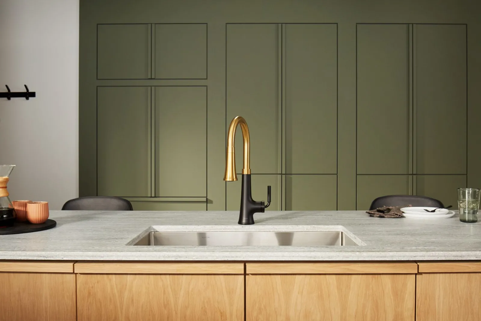 Pull-down kitchen sink faucet with three-function sprayhead^Kohler Hot