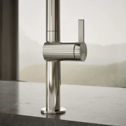 Semi-professional kitchen sink faucet with two-function sprayhead^Kohler Best