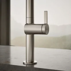 Semi-professional kitchen sink faucet with two-function sprayhead^Kohler Best