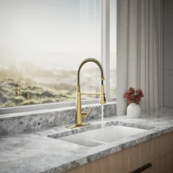 Semi-professional kitchen sink faucet with three-function sprayhead^Kohler Best