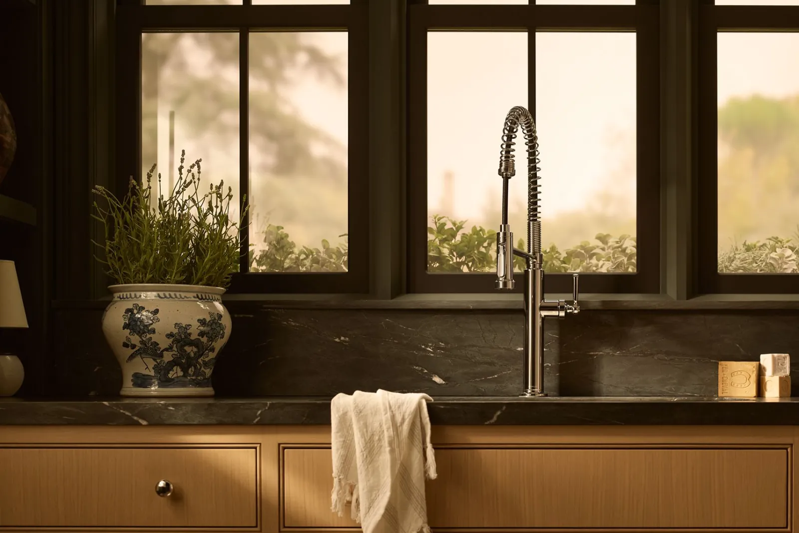 Semi-professional kitchen sink faucet with two-function sprayhead^Kohler Clearance