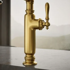 Semi-professional kitchen sink faucet with three-function sprayhead^Kohler Outlet