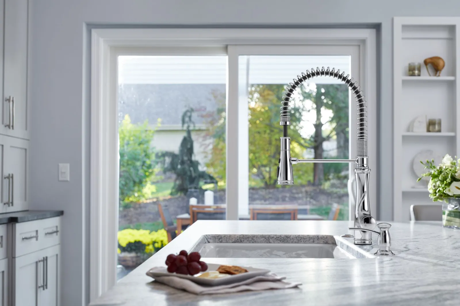 Semi-professional kitchen sink faucet with three-function sprayhead^Kohler
