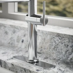 Semi-professional kitchen sink faucet with three-function sprayhead^Kohler New