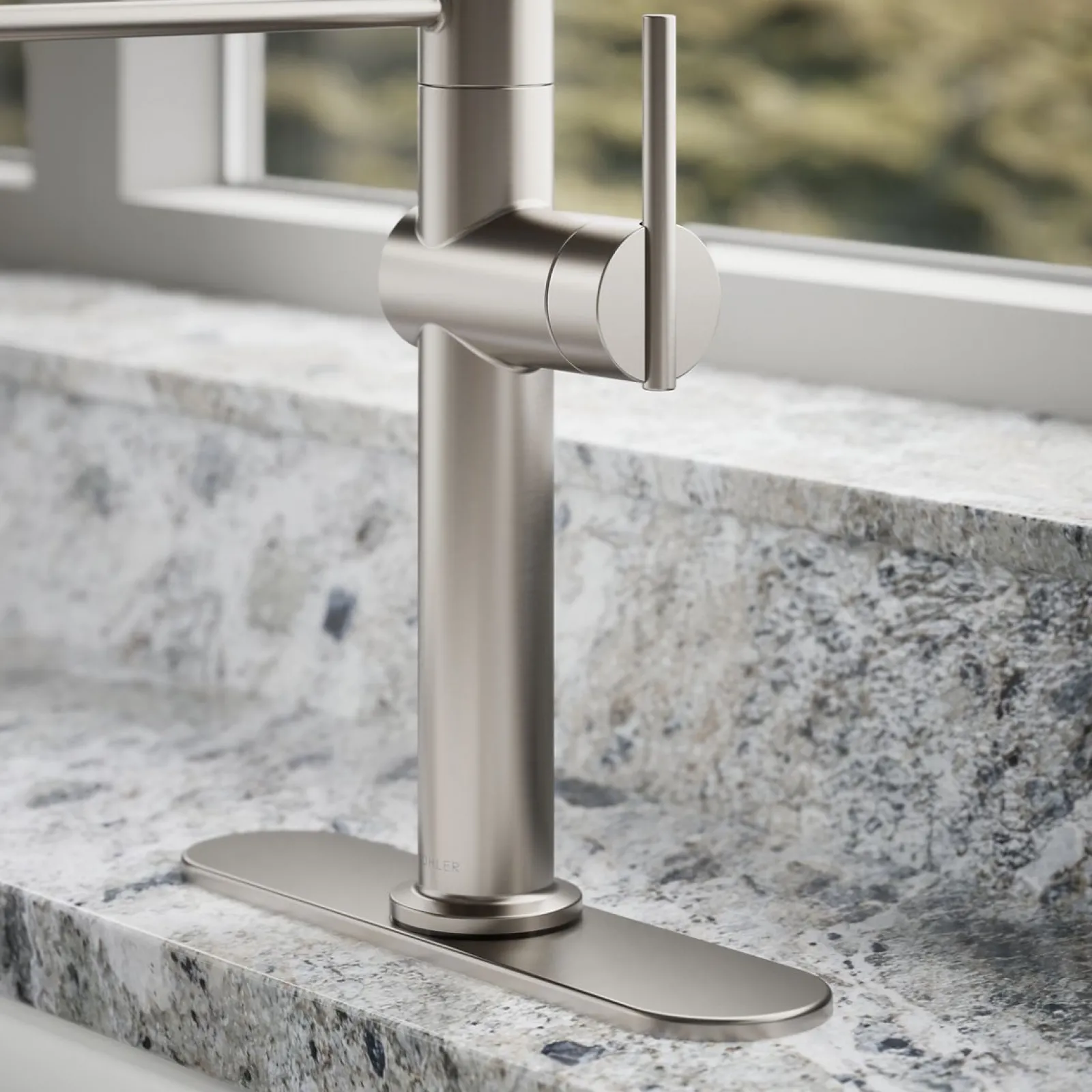 Semi-professional kitchen sink faucet with three-function sprayhead^Kohler New