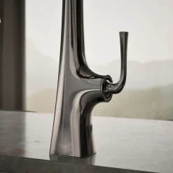 Semi-professional kitchen sink faucet with three-function sprayhead^Kohler Online