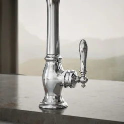 Single-handle kitchen sink faucet with side sprayer^Kohler Hot