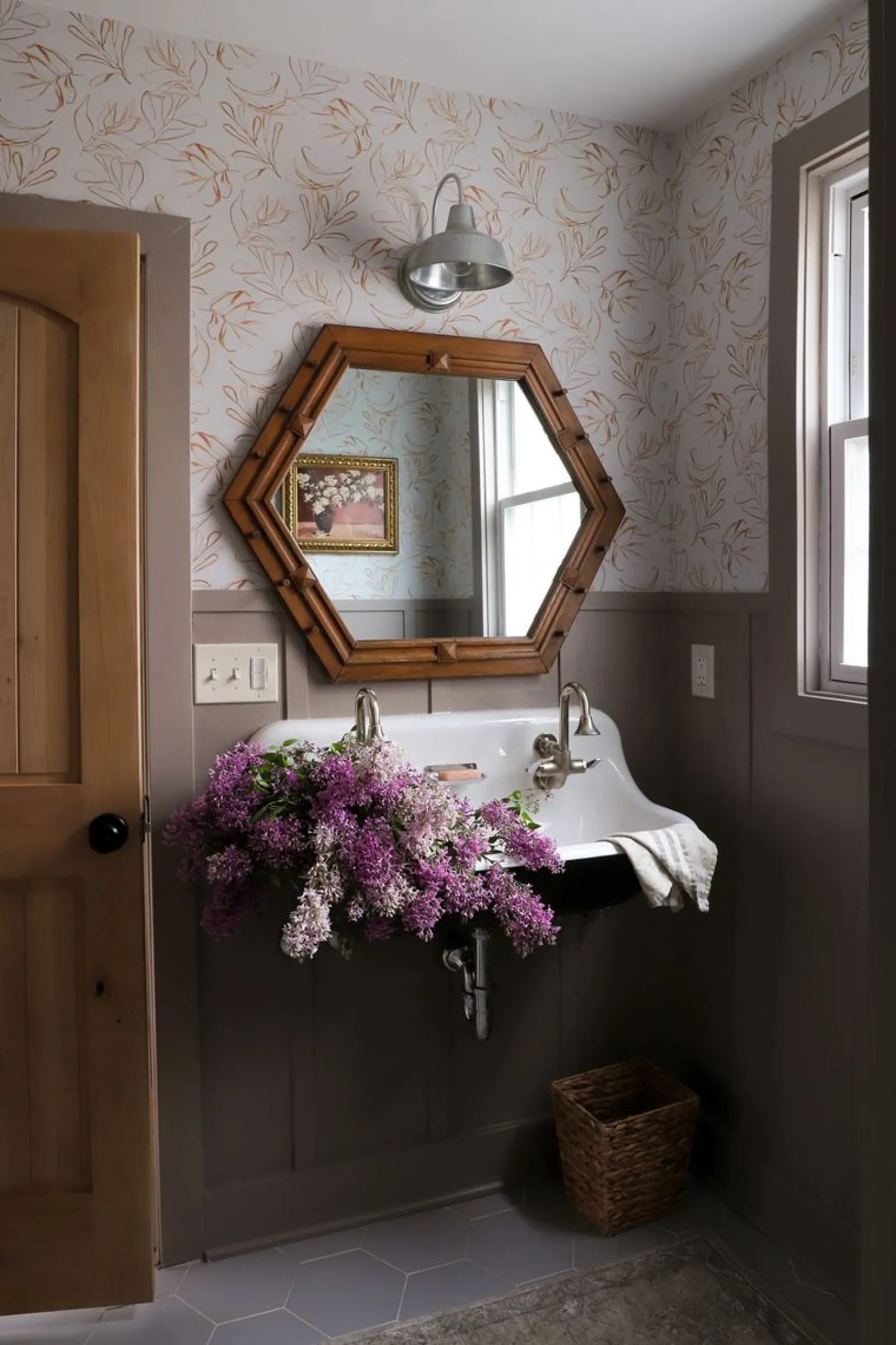 60" wall-mount utility sink^Kohler