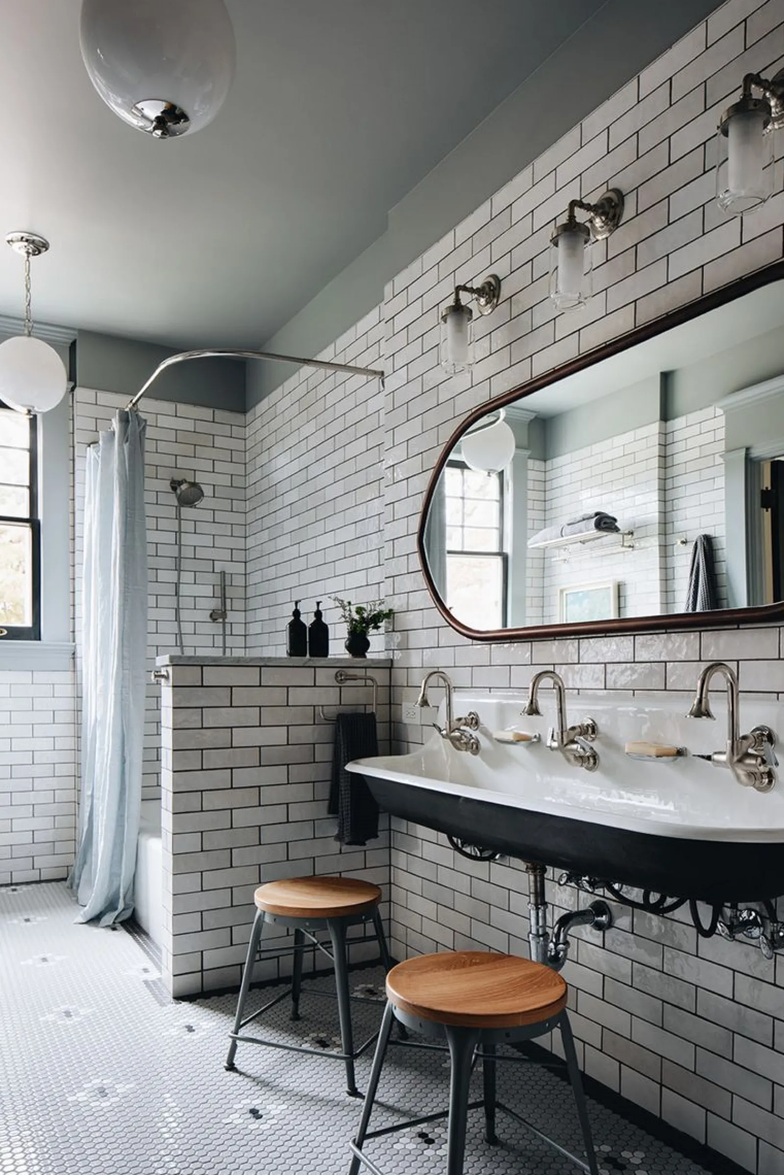 60" wall-mount utility sink^Kohler