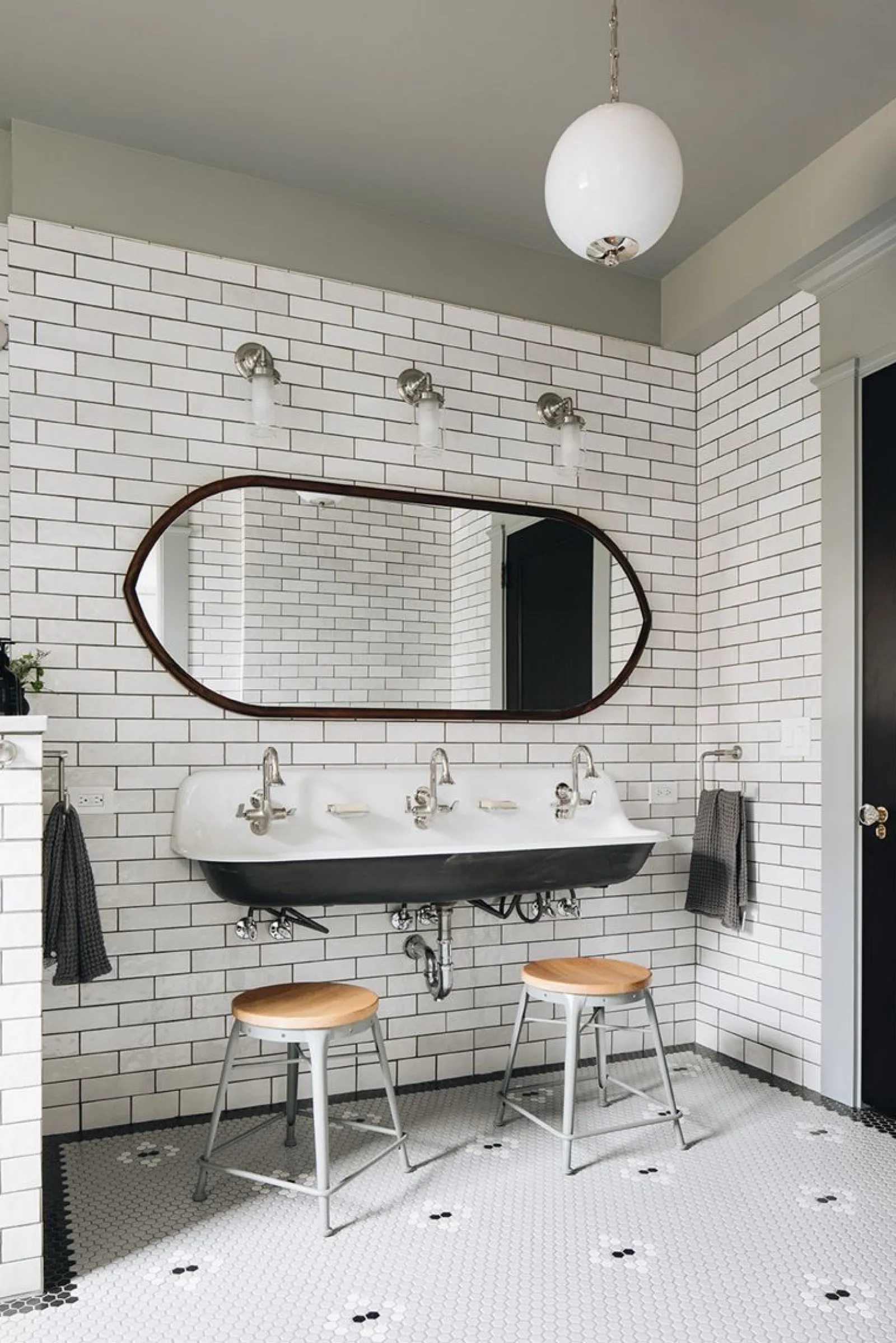 60" wall-mount utility sink^Kohler