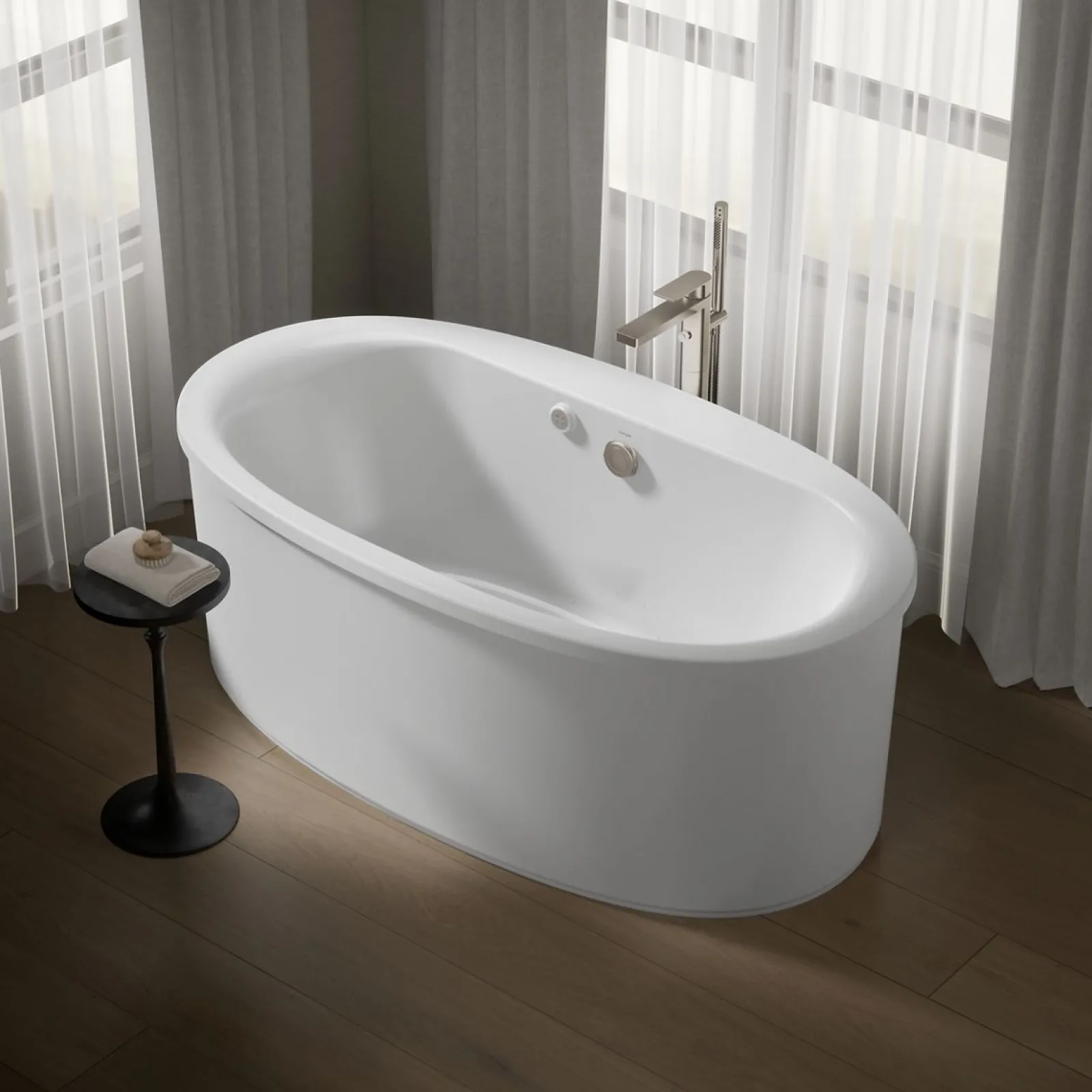 65-1/2" x 35-1/2" freestanding Heated BubbleMassage™ air bath with Bask® heated surface and straight shroud^Kohler